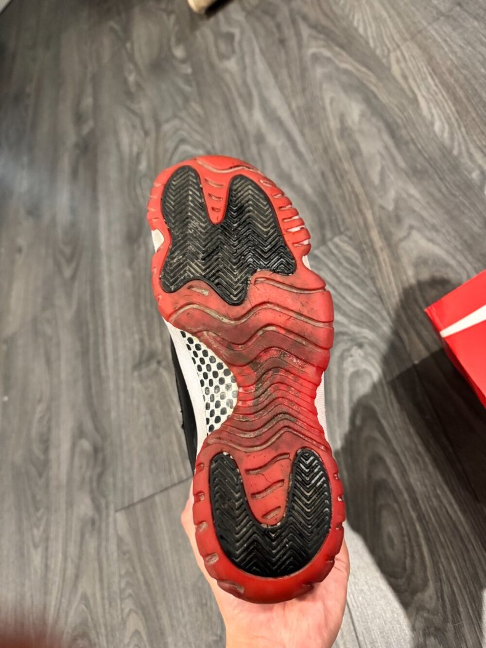 Jordan 11 Bred - Picture 4 of 8